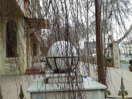 Пока не распустились почки. Проспект Шота Руставели.