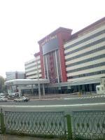 Гостиница "Россия" с новым фасадом.