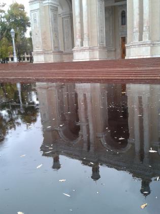 Двойной театр. Театр Навои.