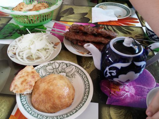 Легкий перекус на Чорсу.