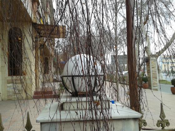 Пока не распустились почки. Проспект Шота Руставели.