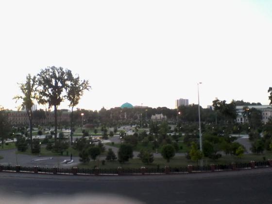 Центральный сквер. К сожалению уже без платанов...