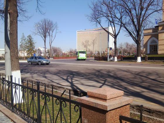 Гостиница Узбекистан в перспективе.